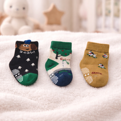 Kradyl Kroft Set of 3 Premium New Born Baby Socks with Foot Grip (1 to 3 Yrs) - Style 4