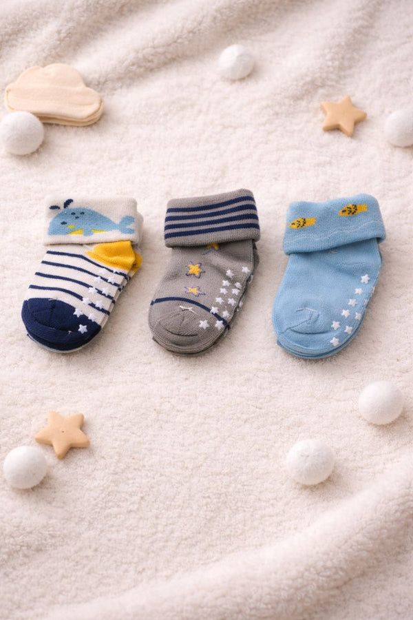Kradyl Kroft Set of 3 Premium New Born Baby Socks with Foot Grip (0 to 1 Yrs) - Style 12