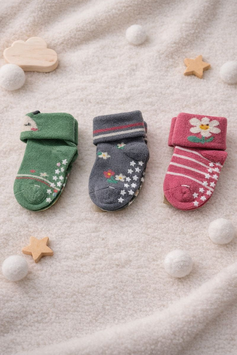 Kradyl Kroft Set of 3 Premium New Born Baby Socks with Foot Grip (0 to 1 Yrs) - Style 8