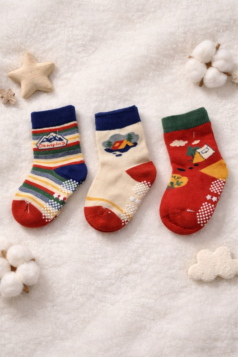 Kradyl Kroft Set of 3 Premium New Born Baby Socks with Foot Grip (3 to 6 Yrs) - Style 16