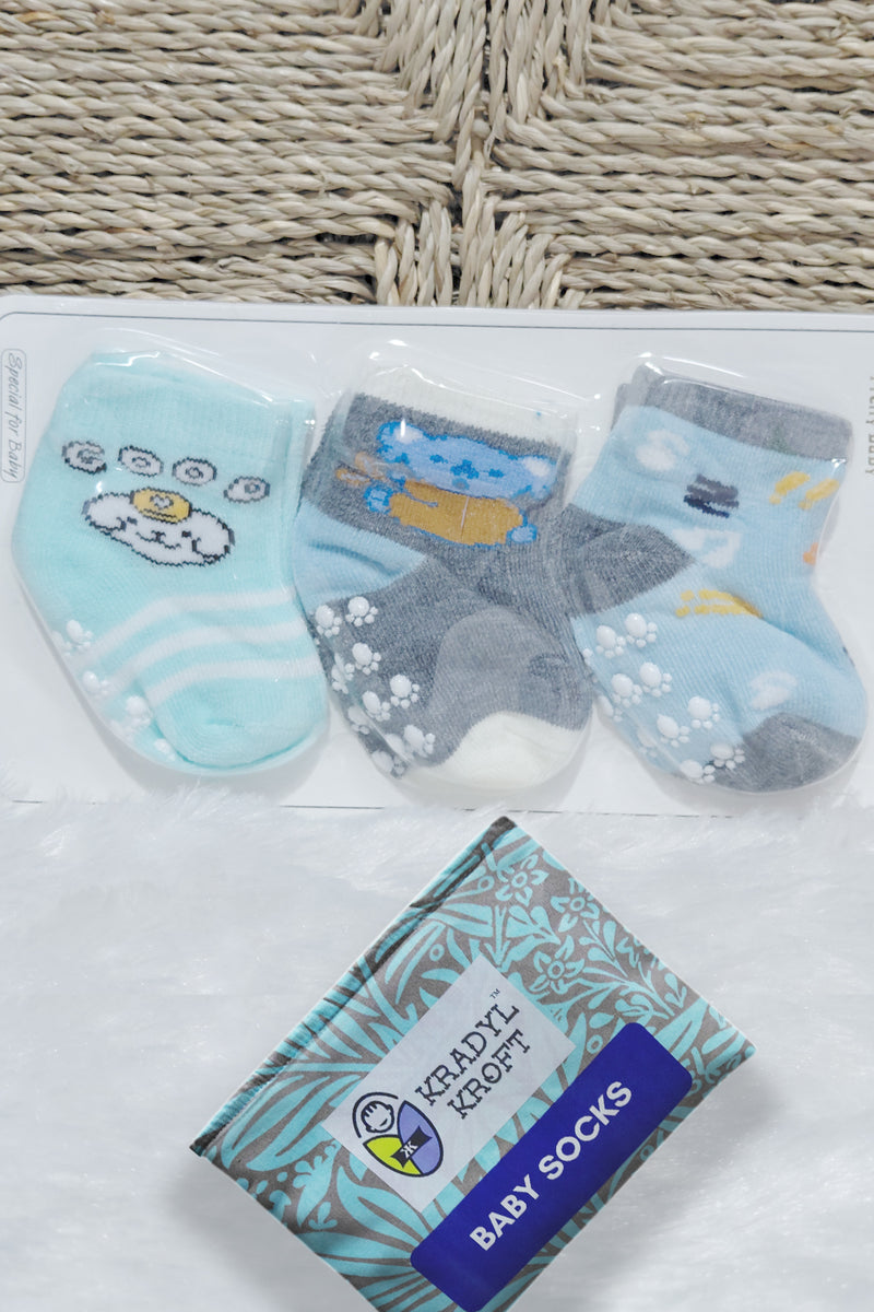 Kradyl Kroft Set of 3 New Born Baby Socks with Foot Grip (0 to 6 Months)