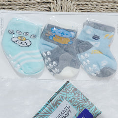 Kradyl Kroft Set of 3 New Born Baby Socks with Foot Grip (0 to 6 Months)