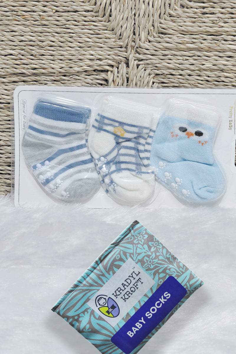 Kradyl Kroft Set of 3 New Born Baby Socks with Foot Grip (0 to 6 Months)