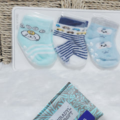 Kradyl Kroft Set of 3 New Born Baby Socks with Foot Grip (0 to 6 Months)