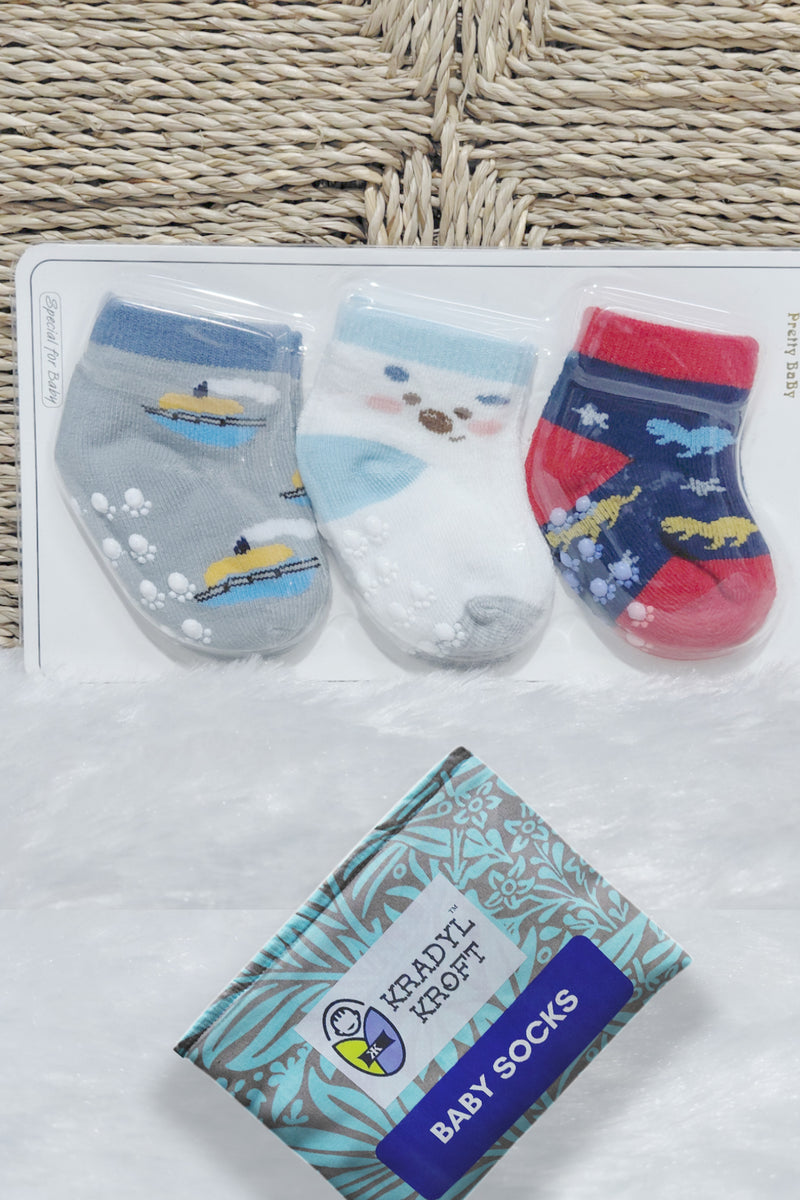 Kradyl Kroft Set of 3 New Born Baby Socks with Foot Grip (0 to 6 Months)